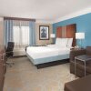 Отель La Quinta Inn & Suites, фото 5