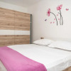 Отель Sunny & Spacious, 2bd Suite with Free Parking, фото 15