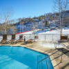 Отель Spacious Ski in, Ski out 3 Bedroom Vacation Rental Next to the Gondola Featuring Slopeside Heated Ou, фото 12