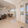 Отель Sea View Vibrant Flat w Balcony Right by Sea, фото 10