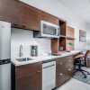 Отель TownePlace Suites Chicago Waukegan/Gurnee, фото 35