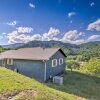 Отель Maggie Valley House w/ Mtn Views - 1 Mi to DT, фото 1