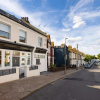Отель The Battersea Classic - Charming 2bdr Flat With Study Room, фото 1