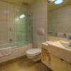 Отель Chestnut Tree Holiday Apartments, фото 6