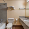 Отель Rodeway Inn & Suites East, фото 8