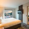 Отель Holiday Inn Express And Suites Queenstown, an IHG Hotel, фото 4
