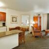 Отель Staybridge Suites Allentown Bethlehem Airport, an IHG Hotel, фото 6