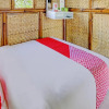 Отель OYO 90225 Rumah Bambu Trawas syariah, фото 11