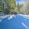 Отель Mysty Mountain Cabin on River 15mi to Stevens Pass в Скайкомише