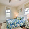 Отель Charming Galveston Cottage - 1 Mi to Beach!, фото 6