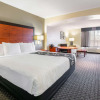 Отель La Quinta Inn & Suites by Wyndham DFW Airport South / Irving, фото 7