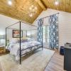 Отель Chic Forest Hideaway in Broken Bow w/ Hot Tub, фото 2