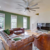Отель Greensboro Townhome w/ Deck - Walk to Downtown, фото 12