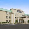 Отель Baymont Inn & Suites Evansville North/Haubstadt, фото 1