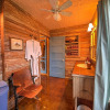 Отель 'ark Bunkhouse' Fredericksburg Hideaway w/ Hot Tub, фото 11