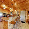 Отель Peaceful Serenity W Private Hot Tub And Game Room 4 Bedroom Cabin, фото 14