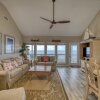Отель Rainbows End - Gulf Front! Enjoy The Sun On Your Shoulders While You Laze On The Deck. 4 Bedroom Hom, фото 11