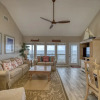 Отель Rainbows End - Gulf Front! Enjoy The Sun On Your Shoulders While You Laze On The Deck. 4 Bedroom Hom, фото 10