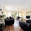 Отель Bright Cults Home Near to the River Dee, фото 2