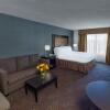 Отель Holiday Inn Express Hotel & Suites Buffalo-Airport, an IHG Hotel, фото 7
