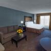 Отель Holiday Inn Express Hotel & Suites Buffalo-Airport, an IHG Hotel, фото 12