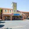 Отель Passport Inn & Suites Corona Hotel, фото 1