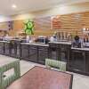 Отель La Quinta Inn & Suites by Wyndham Pearland - Houston South, фото 12