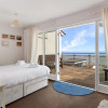 Отель Kilmore - Beach Front House Direct Beach Access Spectacular Sea Views, фото 4