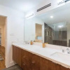Отель East Downtown Modern Luxury Retreat, фото 8