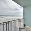 Отель Updated Daytona Beach Oceanfront Studio!, фото 20