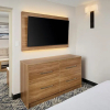 Отель Candlewood Suites Burlington Conference Centre, an IHG Hotel, фото 1