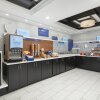 Отель Holiday Inn Express & Suites I-26 & US 29 at Westgate Mall, фото 11