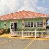 Отель Mango Walk Country Club Отель Mango Walk Country Club в Монтего-Бее