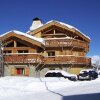 Отель Detached Chalet With A Fireplace Just 50 M From The Slopes, фото 1