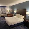 Отель Weston Inn & Suites, фото 6