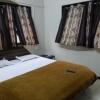 Отель 1 BR Guest house in Gole Colony, Nashik (5BC1), by GuestHouser, фото 3