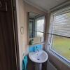 Отель Beautiful 3-bed Caravan at Rockley Park Poole, фото 22