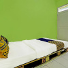 Отель SPOT ON 91325 Pondok Hijau Guest House Syariah, фото 5