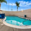 Отель La Quinta Inn & Suites by Wyndham San Diego Mission Bay, фото 13