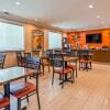 Отель Best Western Plus Airport Plaza, фото 28