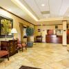 Отель Comfort Inn & Suites, фото 2