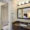 Отель Clarion Inn & Suites Central Clearwater Beach, фото 15