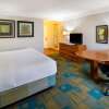 Отель La Quinta Inn & Suites by Wyndham Greenville Haywood, фото 4