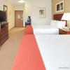 Отель Holiday Inn Express Hotel & Suites, an IHG Hotel, фото 6