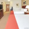 Отель Holiday Inn Express Hotel & Suites, an IHG Hotel, фото 4