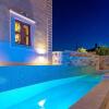 Отель 4 bedrooms seafront Villa LAURUS with heated pool for up to 8 people, фото 8