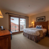 Отель Large 3 Bedroom Bathroom In Mountaineer Square Condo - No Cleaning Fee! by RedAwning, фото 5