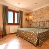 Отель Luxurious villa perfect for large families and only 2km from the beach, фото 4