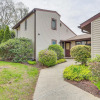 Отель Quaint Bristol Townhome ~ 14 Mi to West Hartford!, фото 20