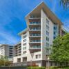 Отель Pacific Suites Canberra в Браддоне